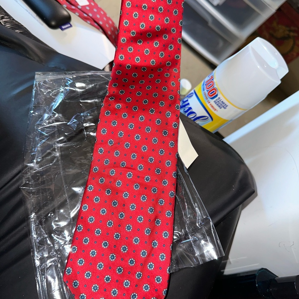 Two Christian Dior Ties 100 percent silk The red one - Picture 5 of 15